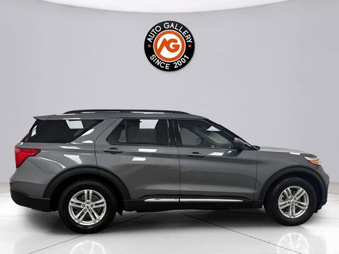 Used 2023 Ford Explorer XLT image 8