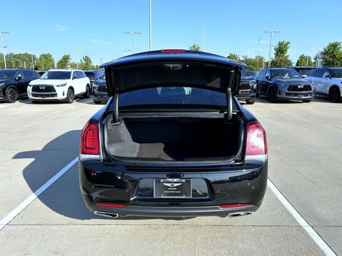 Used 2022 Chrysler 300 Touring L w/ Comfort Group AWD/4WD image 21