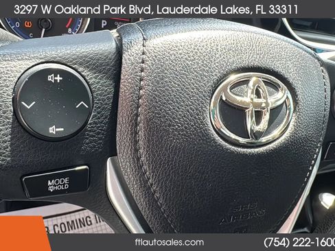 Used 2017 Toyota Corolla LE image 44