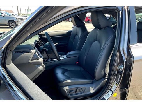 Used 2023 Toyota Camry XLE image 25