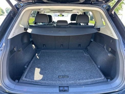 Used 2018 Volkswagen Tiguan SEL Premium AWD/4WD image 19