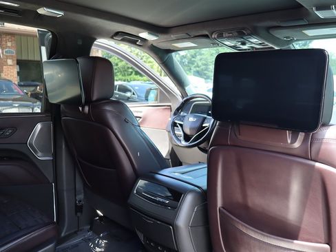 Used 2021 Cadillac Escalade ESV Sport Platinum w/ LPO, ONYX Package AWD/4WD image 40
