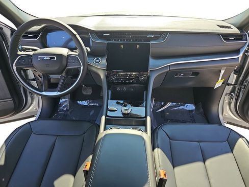 New 2025 Jeep Grand Cherokee L Limited w/ Trailer Tow Package image 9