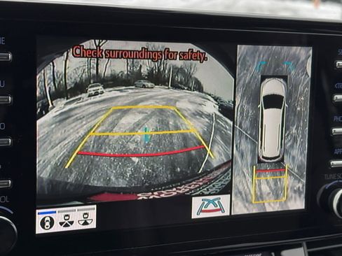 Used 2023 Toyota Sienna Platinum image 25