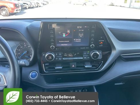 Used 2021 Toyota Highlander XLE w/ Protection Package #3 (TMS) AWD/4WD image 11