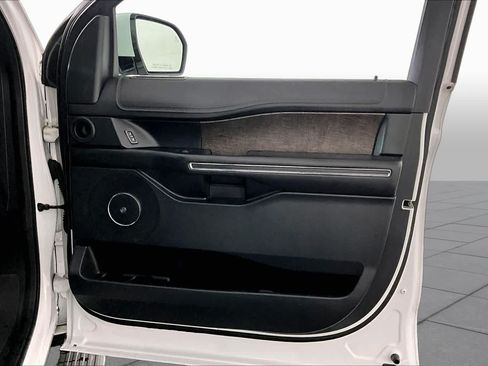 Used 2019 Ford Expedition Max Limited RWD image 21
