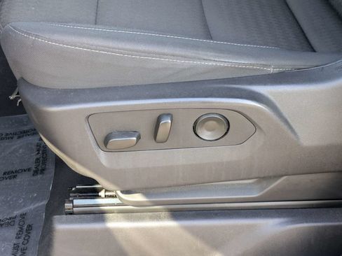 Used 2025 Chevrolet Silverado 1500 LT RWD image 20