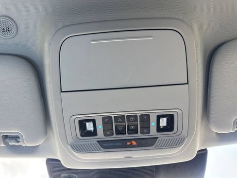 Used 2023 Ford Explorer XLT w/ Equipment Group 202A AWD/4WD image 27