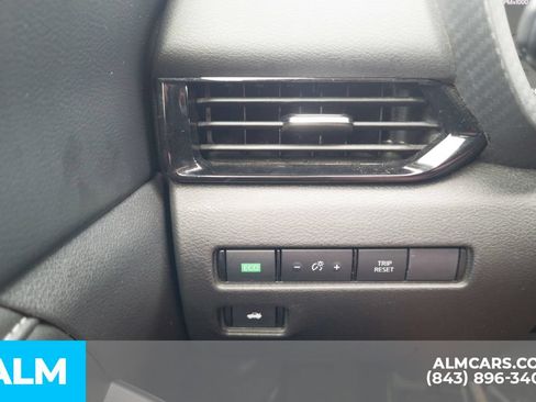 Used 2024 Nissan Sentra SV FWD image 33