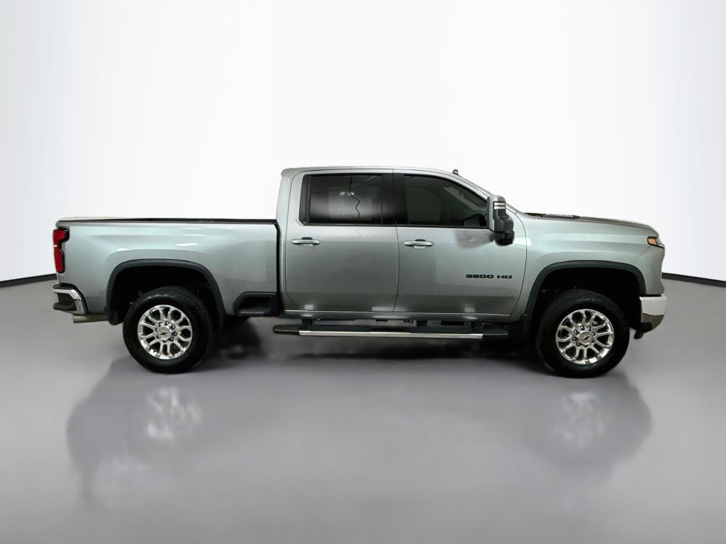 Used 2025 Chevrolet Silverado 3500 LTZ w/ LTZ Plus Package AWD/4WD image 9