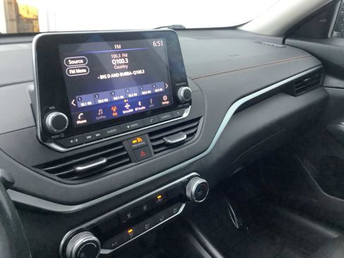 Used 2022 Nissan Altima 2.5 SR FWD image 17