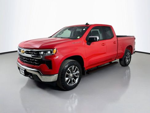 Used 2024 Chevrolet Silverado 1500 LT AWD/4WD image 5