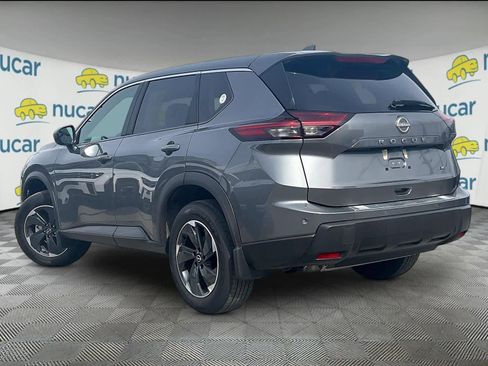 Used 2025 Nissan Rogue SV image 4