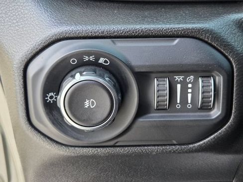 Used 2022 Jeep Wrangler Sport AWD/4WD image 26
