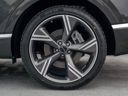 Used 2025 Genesis GV80 3.5T Prestige AWD/4WD image 13
