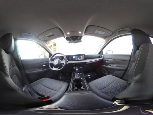 Used 2025 Nissan Kicks SV image 38