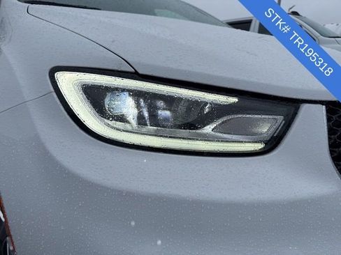 New 2026 Chrysler Pacifica Pinnacle image 4