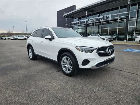 Used 2025 Mercedes-Benz GLC 300 4MATIC image 3