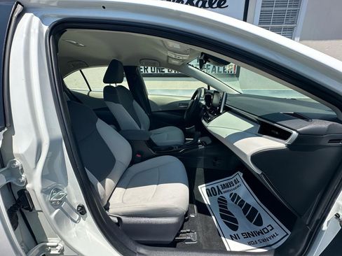 Used 2020 Toyota Corolla LE FWD image 28
