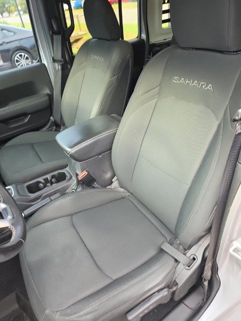 Used 2021 Jeep Wrangler Unlimited Sahara w/ Cold Weather Group AWD/4WD image 3