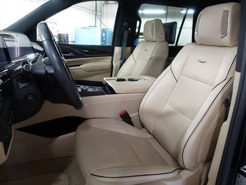 Used 2023 Cadillac Escalade Premium Luxury AWD/4WD image 11