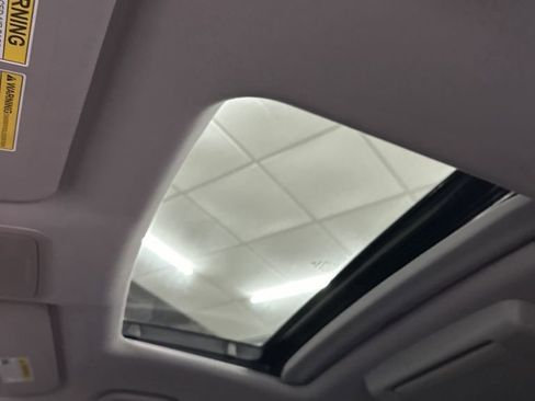 Used 2019 Honda Pilot Touring image 17