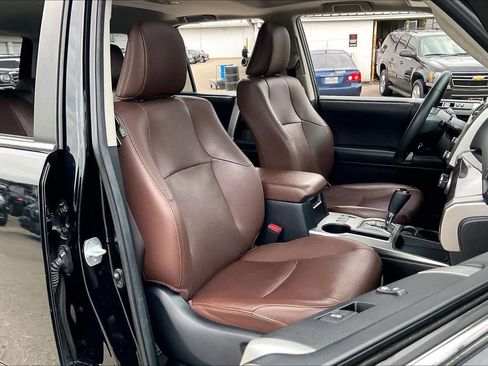 Used 2020 Toyota 4Runner Limited image 8