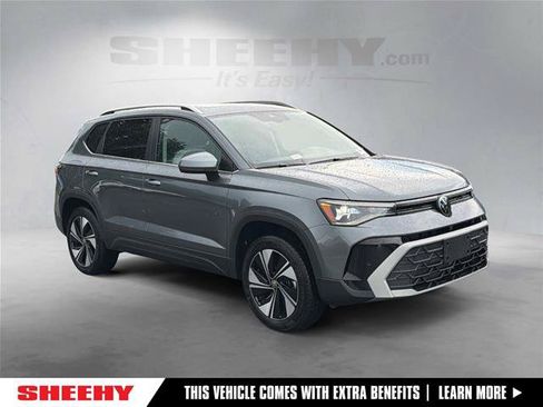 Certified 2025 Volkswagen Taos SE AWD/4WD image 1