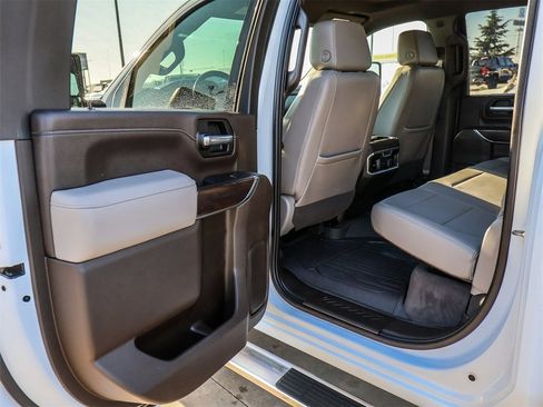 Used 2021 GMC Sierra 2500 SLT w/ SLT Preferred Package image 26