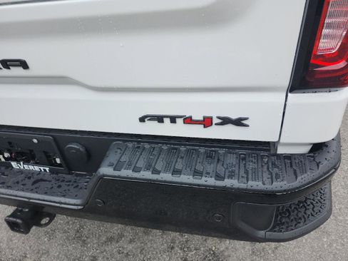 New 2026 GMC Sierra 1500 AT4X w/ LPO, Black Badging Package image 4