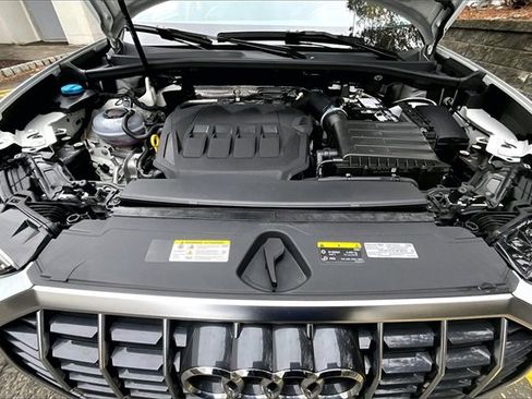 Used 2024 Audi Q3 2.0T Premium Plus image 9