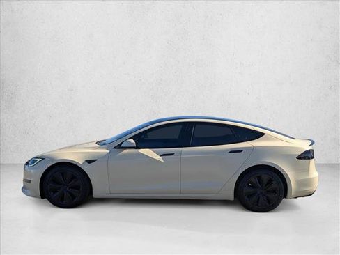 Used 2021 Tesla Model S Plaid image 9