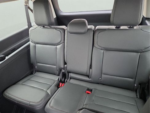 New 2025 Ford Expedition Max Active image 9