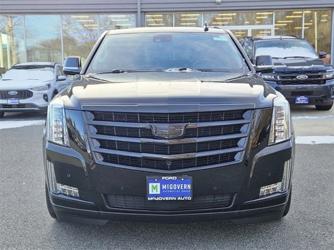 Used 2020 Cadillac Escalade Premium Luxury w/ Escalade Sport Edition image 8