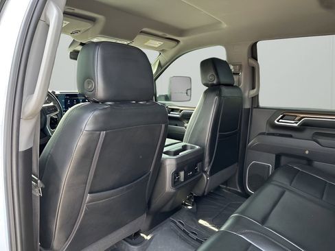 Used 2024 Chevrolet Silverado 3500 LT w/ Convenience Package image 18