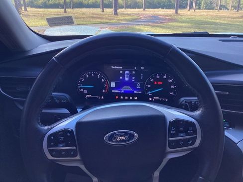 Used 2020 Ford Explorer XLT w/ Equipment Group 202A image 29