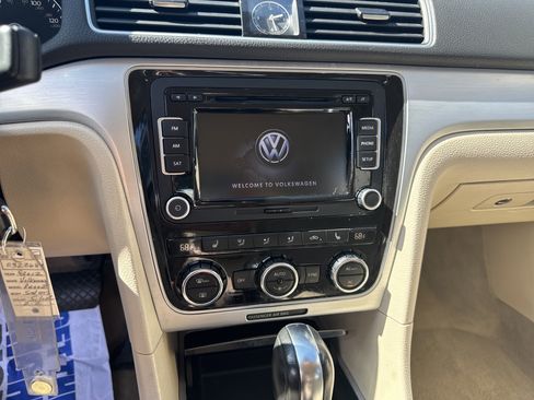Used 2012 Volkswagen Passat 2.5 SE image 14