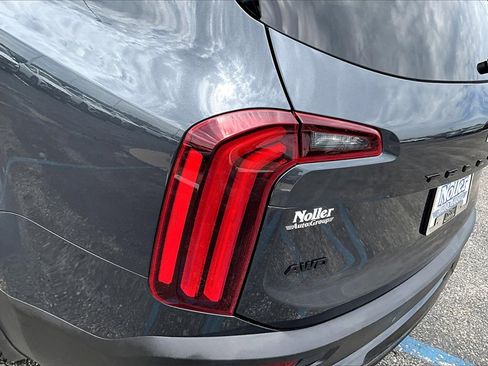 Used 2022 Kia Telluride SX w/ Nightfall Edition Package image 31