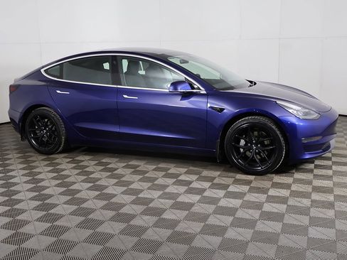 Used 2020 Tesla Model 3 Standard Range image 15