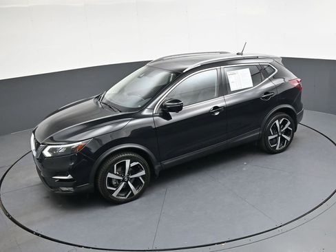 Used 2022 Nissan Rogue Sport SL w/ Premium Package image 32