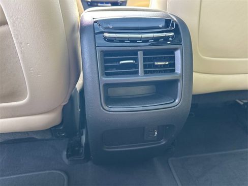 Used 2019 Cadillac XT5 Luxury image 22