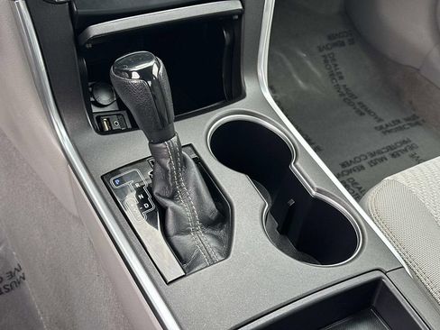 Used 2016 Toyota Camry XLE image 15