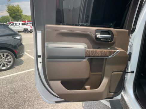 Used 2022 GMC Sierra 2500 Denali w/ Technology Package AWD/4WD image 19