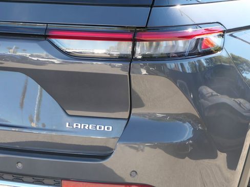 Used 2025 Jeep Grand Cherokee Laredo X w/ Luxury Tech Group I image 4