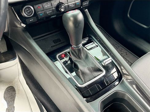 Certified 2022 Jeep Compass 4WD image 16