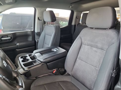 Used 2021 Chevrolet Silverado 1500 Custom Trail Boss w/ LPO, Dark Essentials Package AWD/4WD image 15