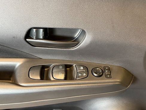 Used 2021 Nissan Kicks S FWD image 17