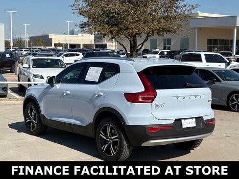 Certified 2025 Volvo XC40 B5 Core image 5