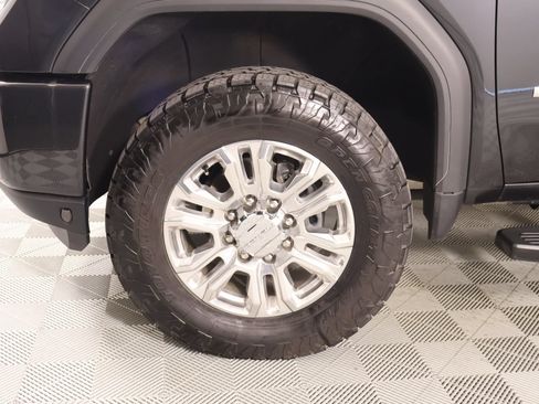 Used 2020 GMC Sierra 2500 Denali w/ Technology Package AWD/4WD image 17