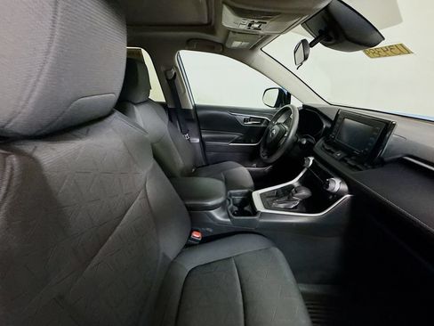 Used 2020 Toyota RAV4 XLE w/ Convenience Package FWD image 26